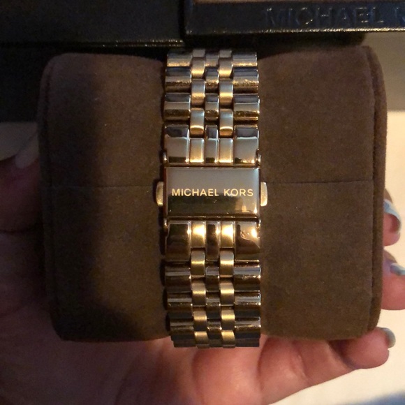 Michael Kors Gold Watch - Picture 5 of 5